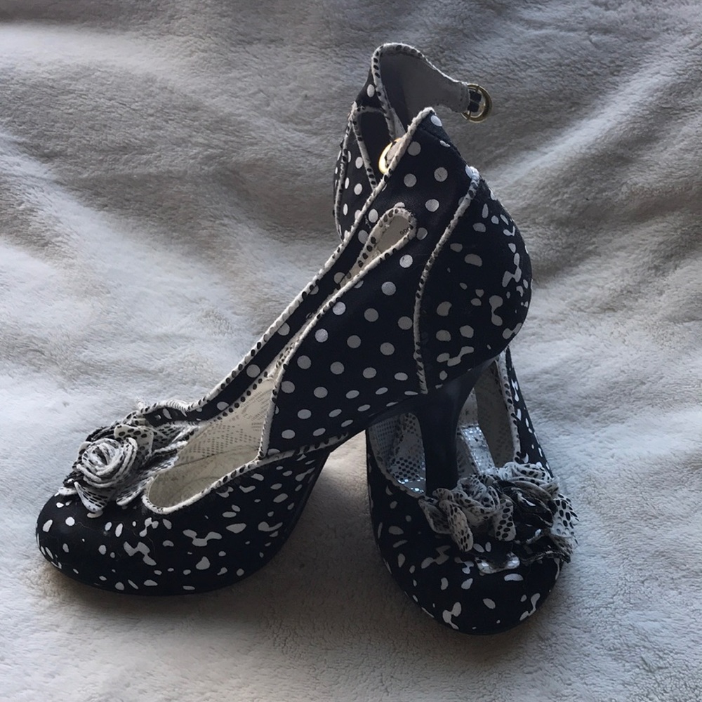Poetic licence black and white heels